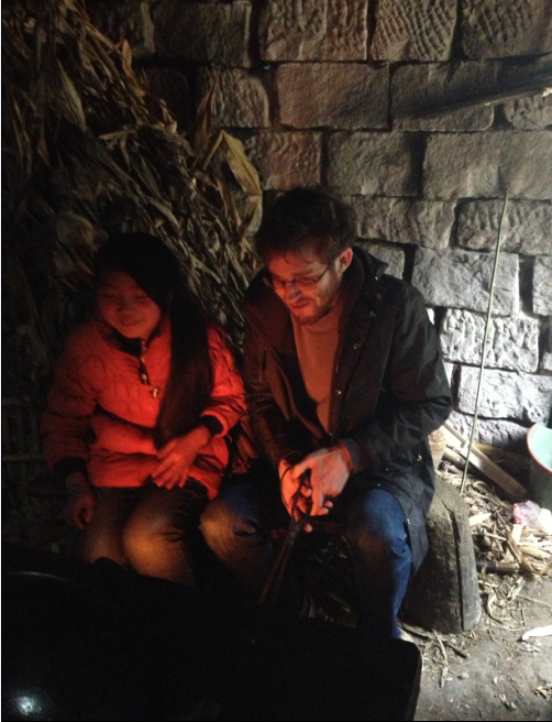 助留守儿童圆梦 我院外籍教师江津村小授课