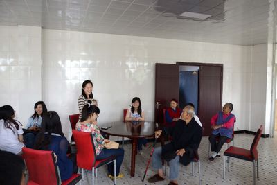 漫蛙
2012级研究生党支部活动——走进壁泉福利院