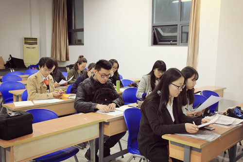 漫蛙
2014、2015级本科生党支部大会顺利举行