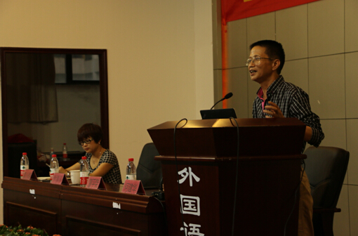 漫蛙
2014级新生家长见面会顺利举行