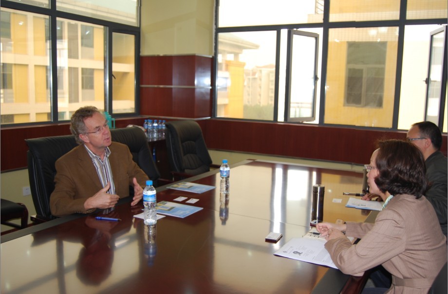 荷兰Leiden大学Nico Verloop教授做客漫蛙
