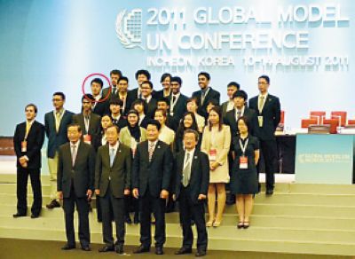 重庆牛模王是怎样炼成的 ——《重庆晚报》对我院学生王功宝进行专题报道